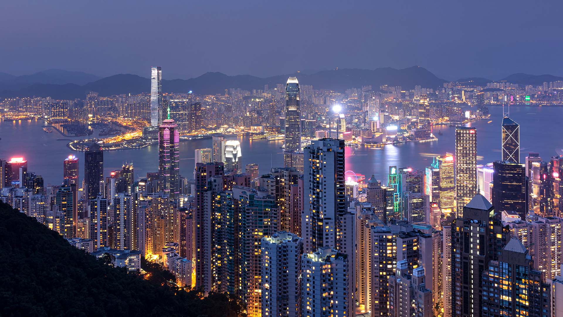 The Victoria Peak and Night