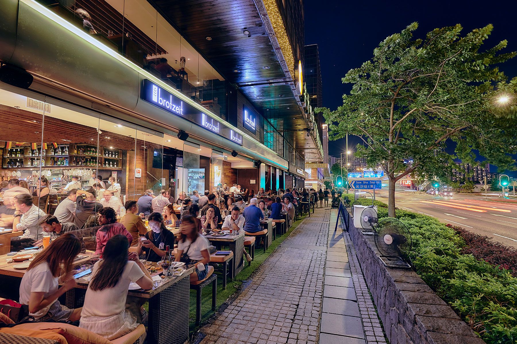 The Victoria Peak and Night